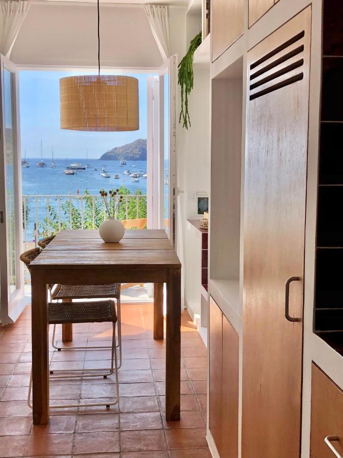 Beachfront Suite In Cadaques Center Extérieur photo