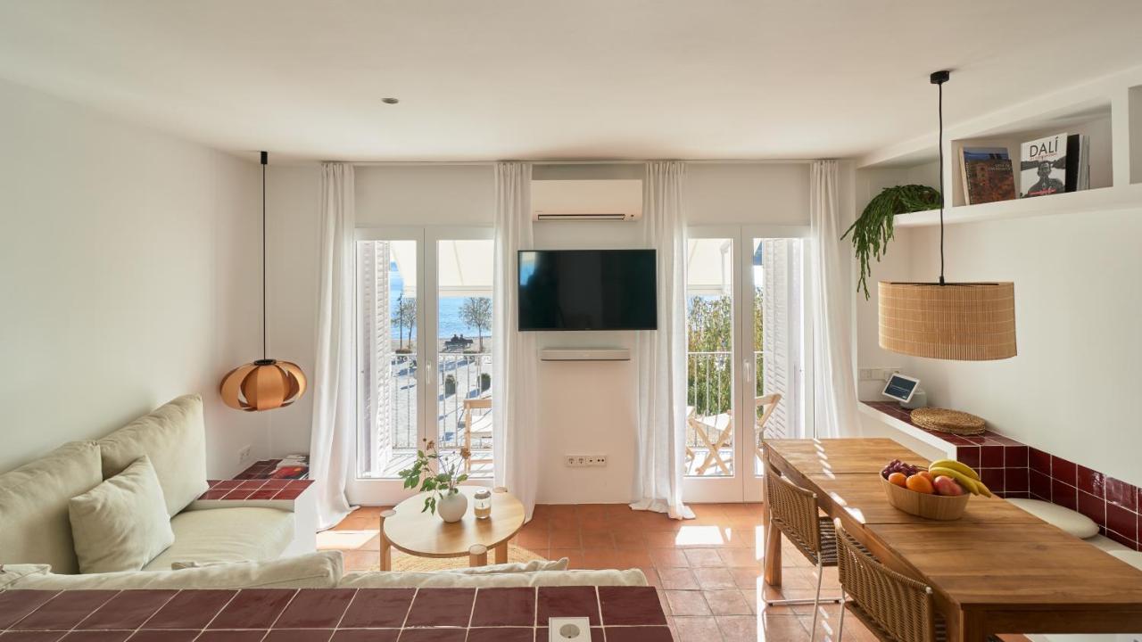 Beachfront Suite In Cadaques Center Extérieur photo