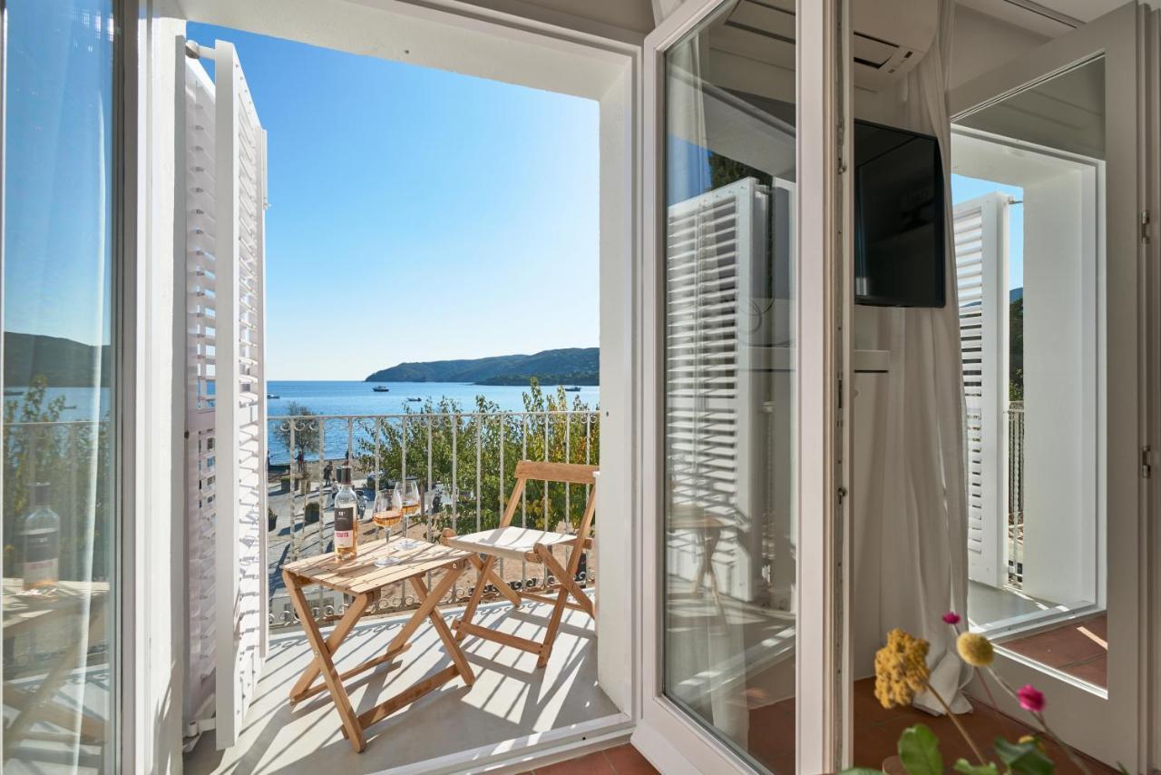 Beachfront Suite In Cadaques Center Extérieur photo